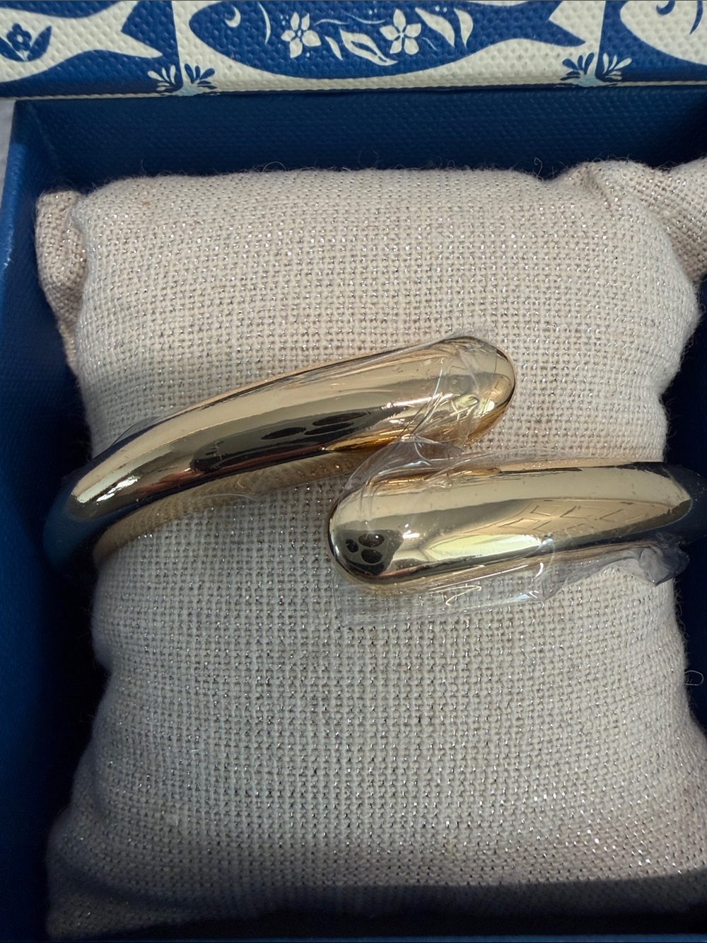 House of Harlow 1960 | Gold-Tone Puff Hinged Cuff Classic Bangle Bracelet - Picture 3 of 7